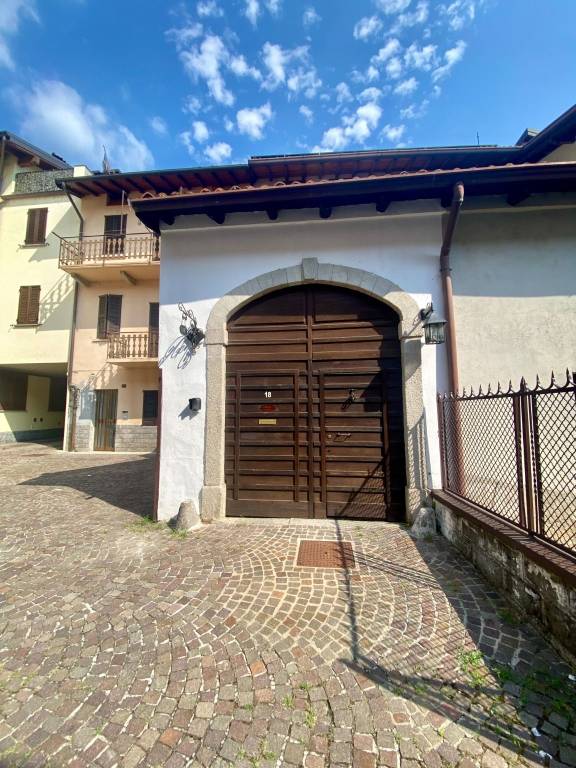 casa indipendente in vendita a Pescate