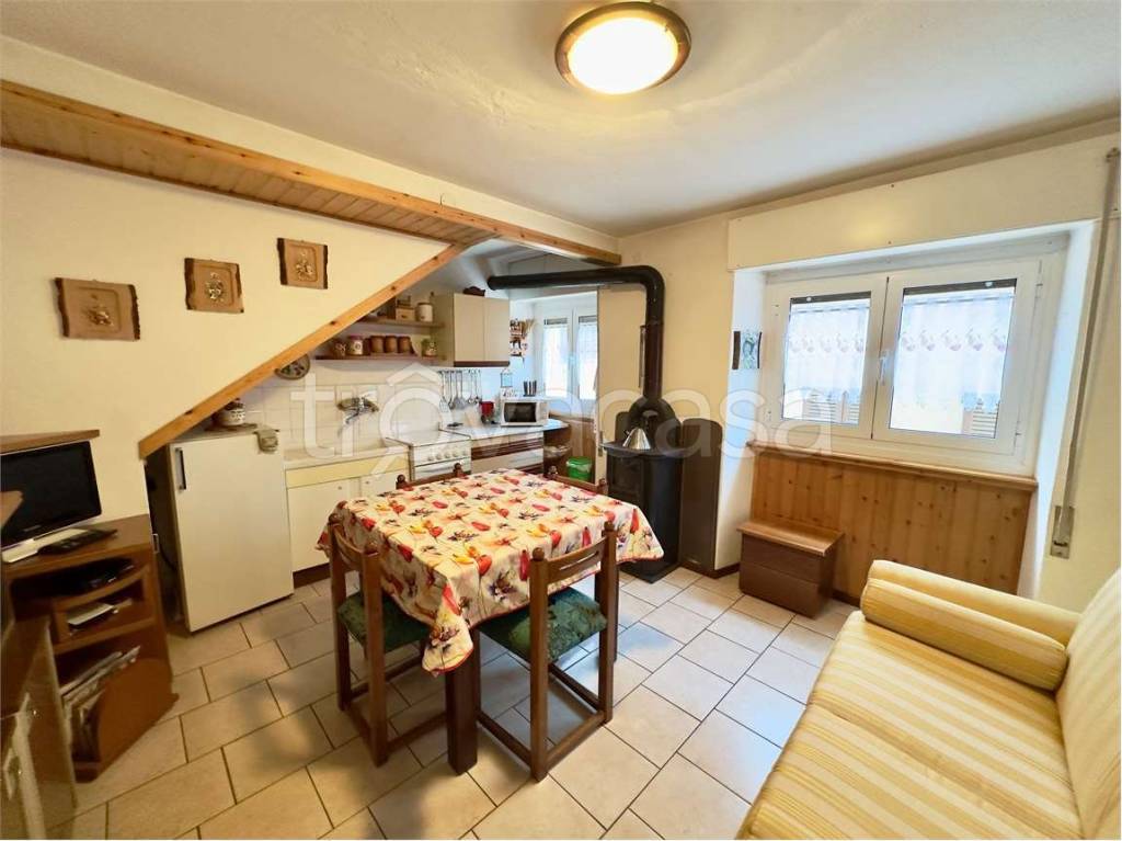 casa indipendente in vendita a Premana