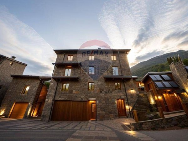 intera palazzina in vendita a Primaluna