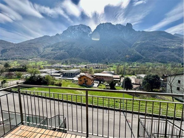 appartamento in vendita a Primaluna in zona Cortabbio