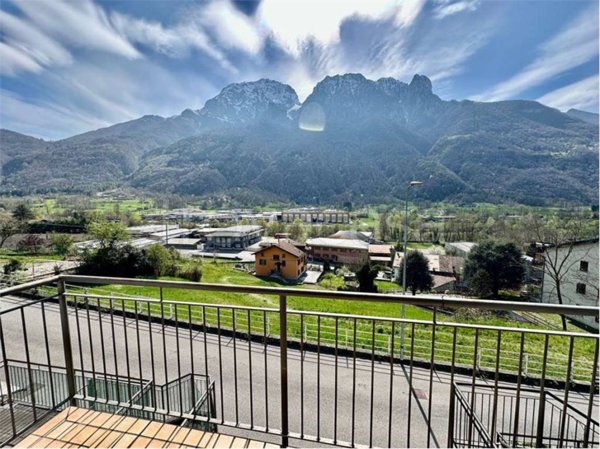 appartamento in vendita a Primaluna in zona Cortabbio