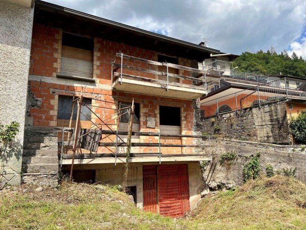 appartamento in vendita a Primaluna in zona Cortabbio