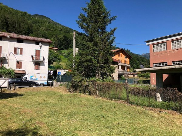 locale commerciale in vendita a Primaluna in zona Cortabbio