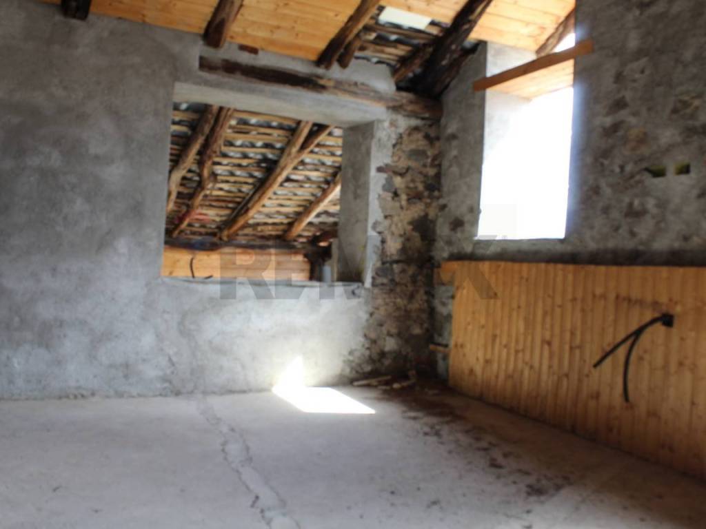 casa indipendente in vendita a Primaluna in zona Vimogno