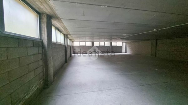 locale di sgombero in vendita a Robbiate