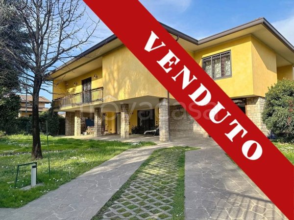 casa indipendente in vendita a Robbiate