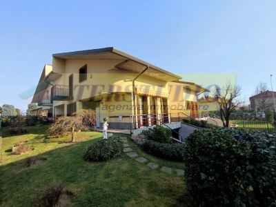 casa indipendente in vendita a Robbiate