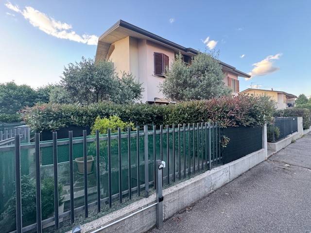 casa indipendente in vendita a Robbiate