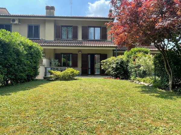 casa indipendente in vendita a Robbiate