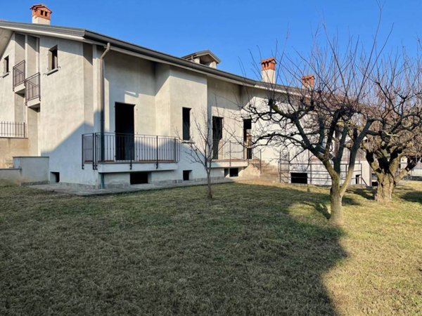 casa indipendente in vendita a Robbiate