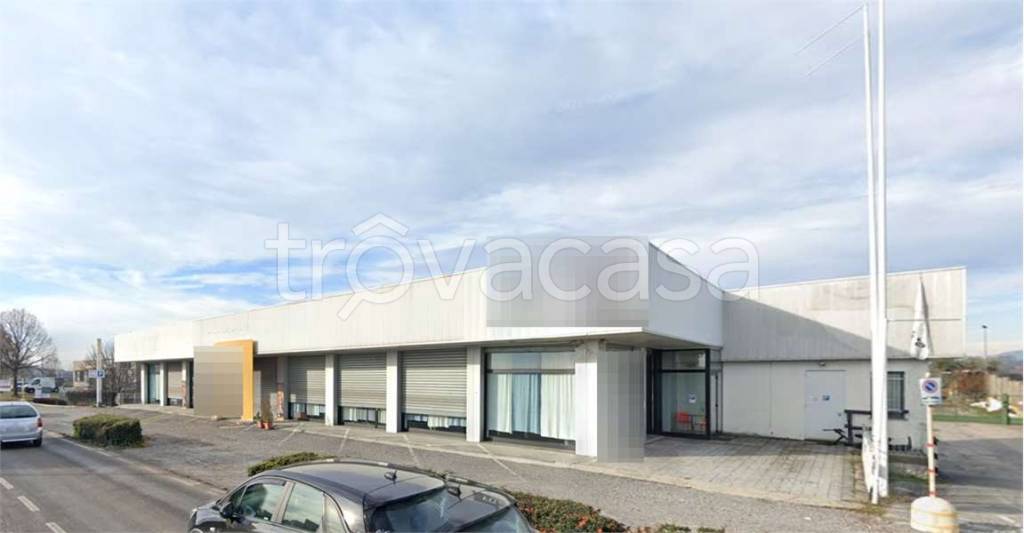 locale commerciale in vendita a Robbiate
