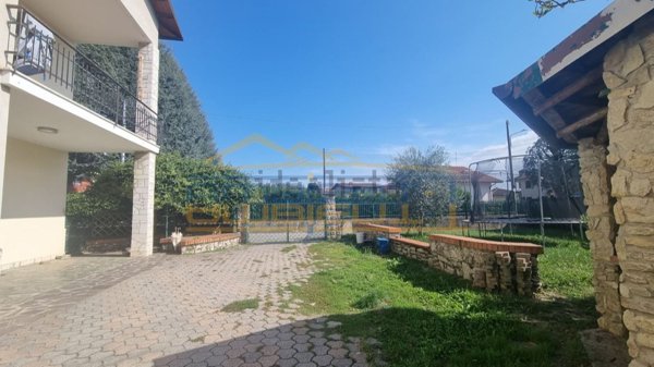 casa indipendente in vendita a Robbiate