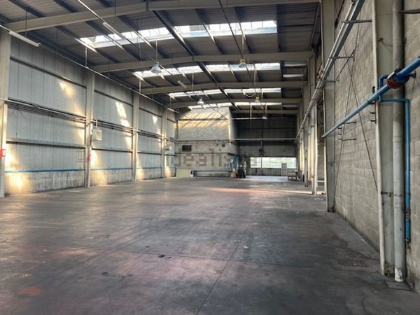 capannone in vendita a Robbiate