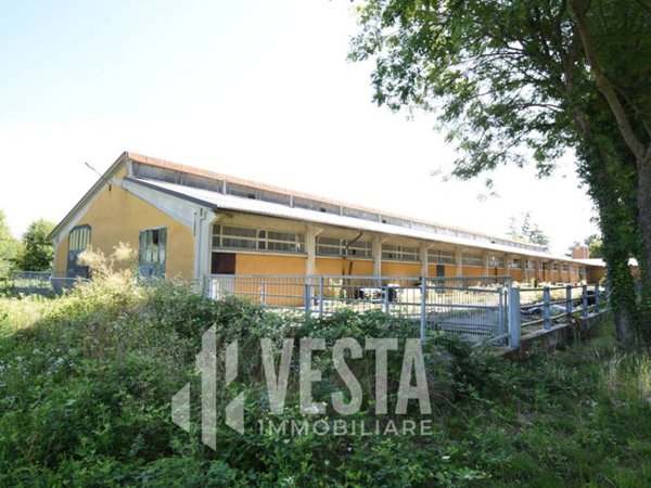 locale commerciale in vendita a Robbiate