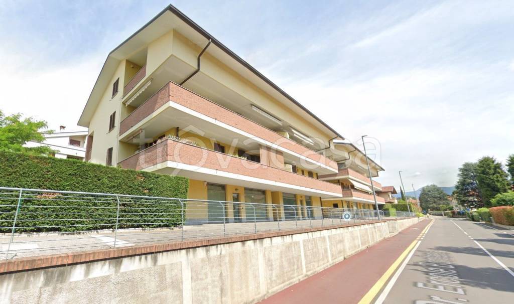 negozio in vendita a Robbiate