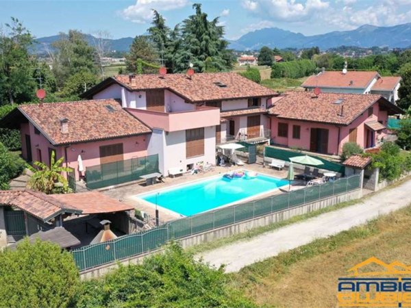 casa indipendente in vendita a Robbiate
