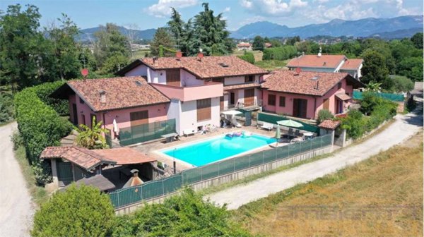 casa indipendente in vendita a Robbiate