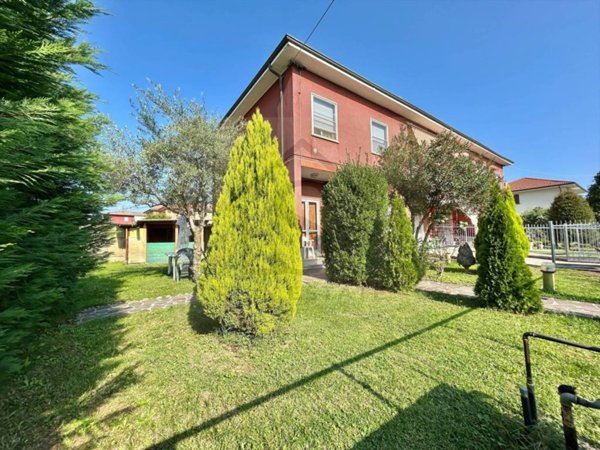 casa indipendente in vendita a Robbiate