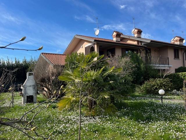 casa indipendente in vendita a Robbiate
