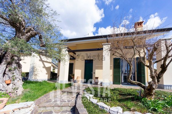 casa indipendente in vendita a Robbiate