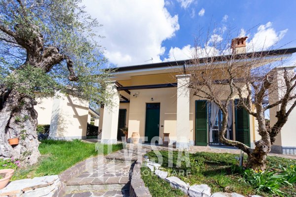 casa indipendente in vendita a Robbiate