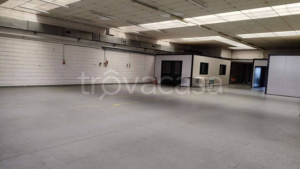 locale commerciale in vendita a Robbiate
