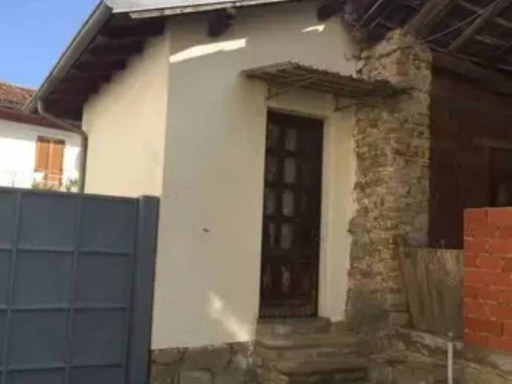 casa indipendente in vendita a Fabbrica Curone in zona Garadassi