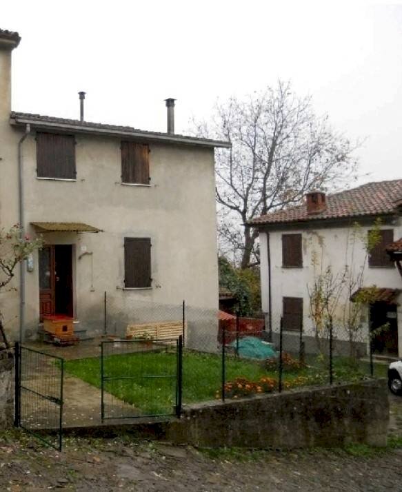 villa in vendita a Fabbrica Curone in zona Lunassi