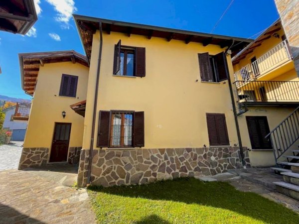 appartamento in vendita a Fabbrica Curone in zona Montecapraro