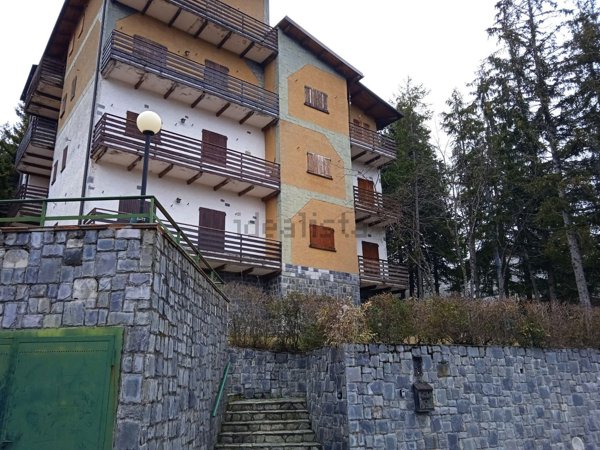 appartamento in vendita a Fabbrica Curone in zona Caldirola