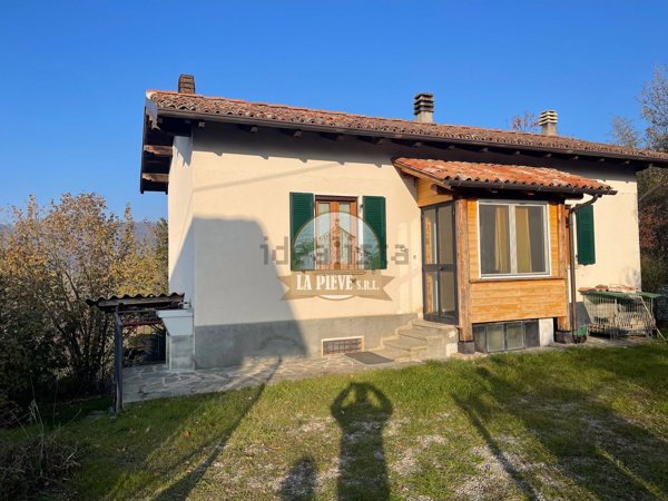 casa indipendente in vendita a Fabbrica Curone