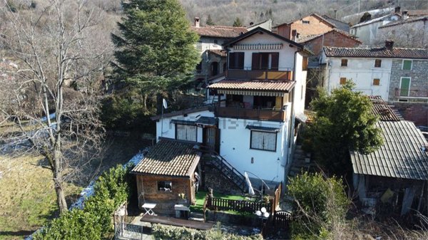 casa indipendente in vendita a Fabbrica Curone