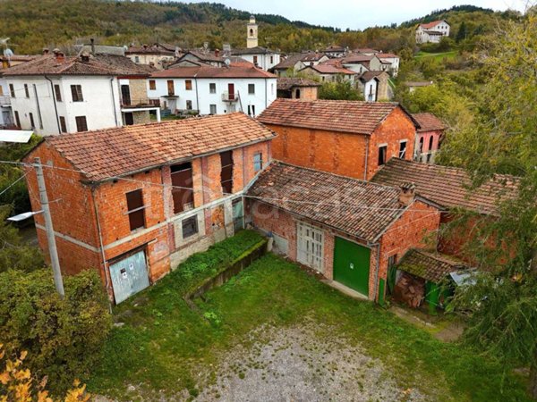 casa indipendente in vendita a Fabbrica Curone in zona Selvapiana