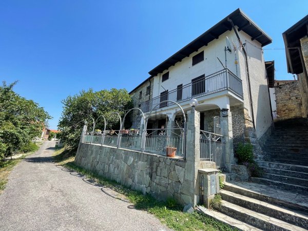 casa indipendente in vendita a Fabbrica Curone in zona Selvapiana