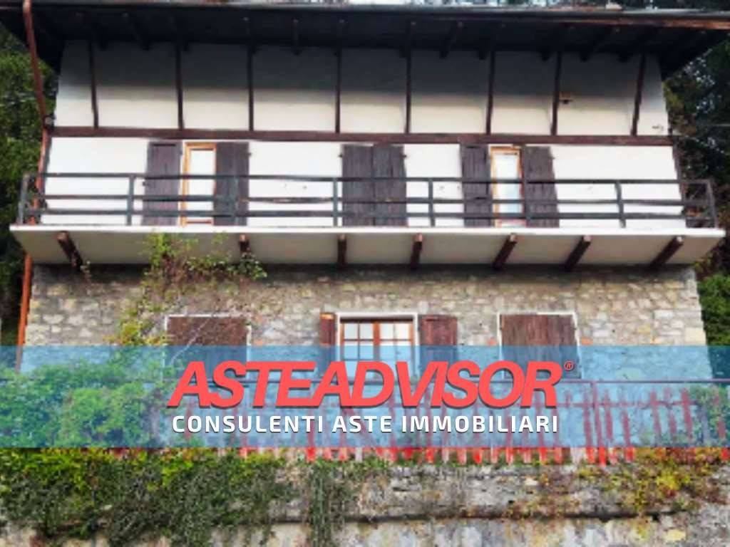 casa indipendente in vendita a Fabbrica Curone in zona Caldirola