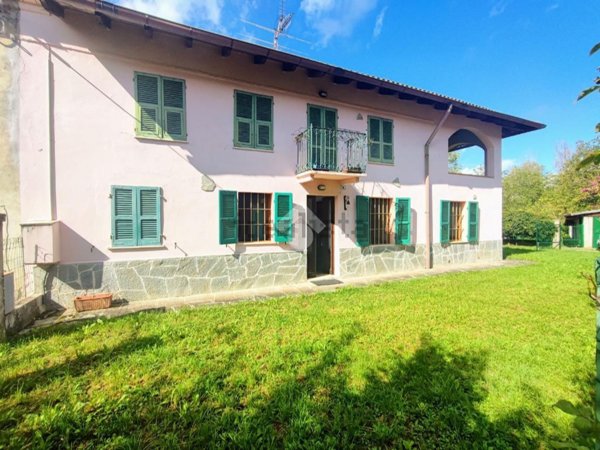 casa indipendente in vendita a Fabbrica Curone in zona Morigliassi