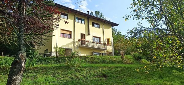 casa indipendente in vendita a Fabbrica Curone