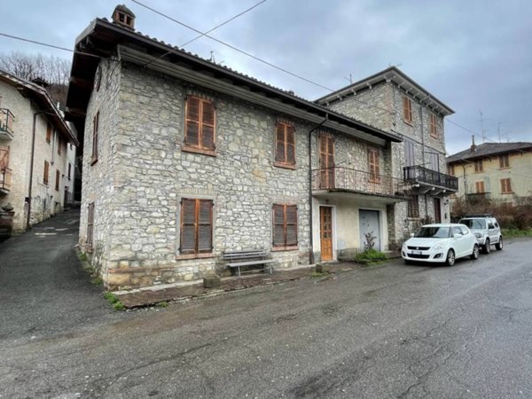 casale in vendita a Fabbrica Curone
