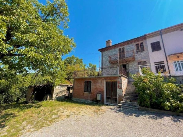 casa indipendente in vendita a Fabbrica Curone