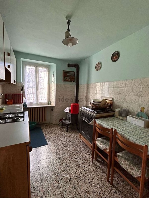 casa indipendente in vendita a Fabbrica Curone in zona Pareto