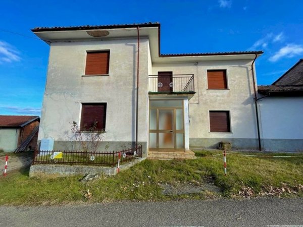 casa indipendente in vendita a Fabbrica Curone