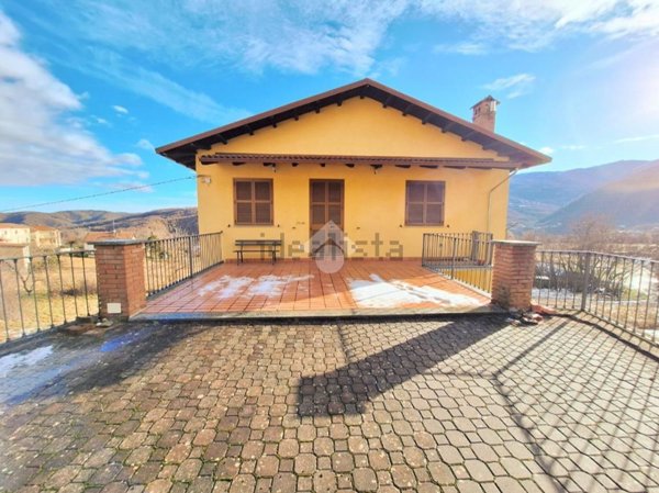 casa indipendente in vendita a Fabbrica Curone in zona Morigliassi