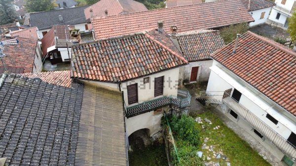 casa semindipendente in vendita a Fabbrica Curone in zona Bruggi