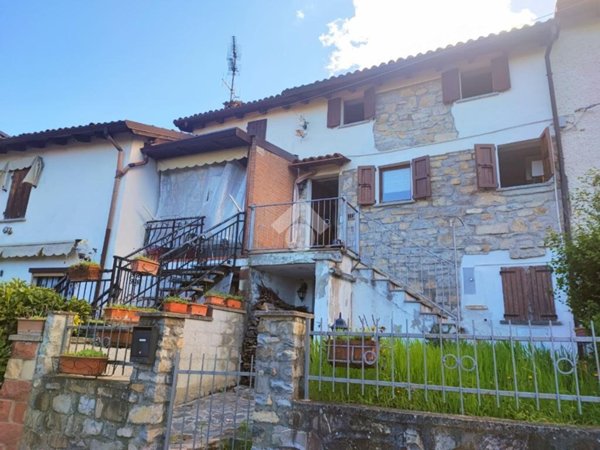 casa indipendente in vendita a Fabbrica Curone in zona Forotondo