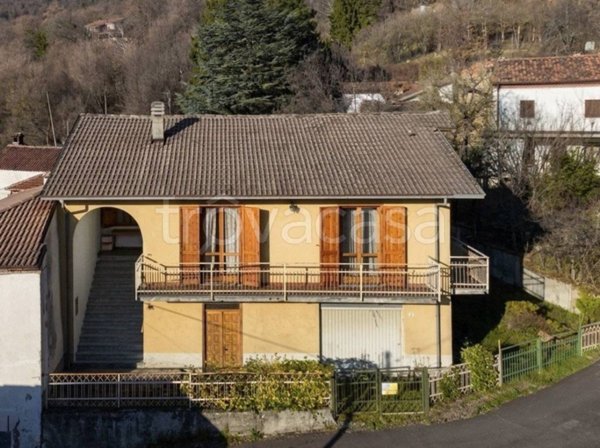 casa indipendente in vendita a Fabbrica Curone in zona Forotondo