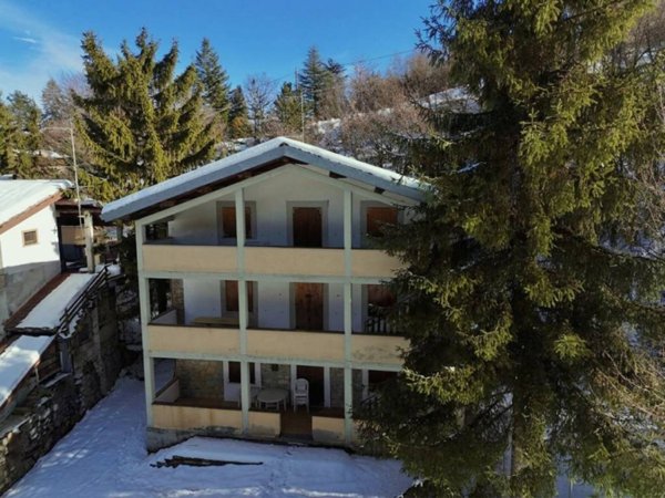 intera palazzina in vendita a Fabbrica Curone in zona Caldirola