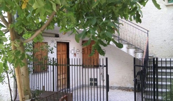 appartamento in vendita a Fabbrica Curone in zona Pareto