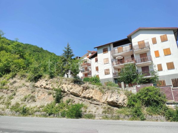 appartamento in vendita a Fabbrica Curone in zona Caldirola