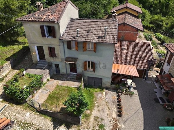 appartamento in vendita a Fabbrica Curone in zona Lunassi