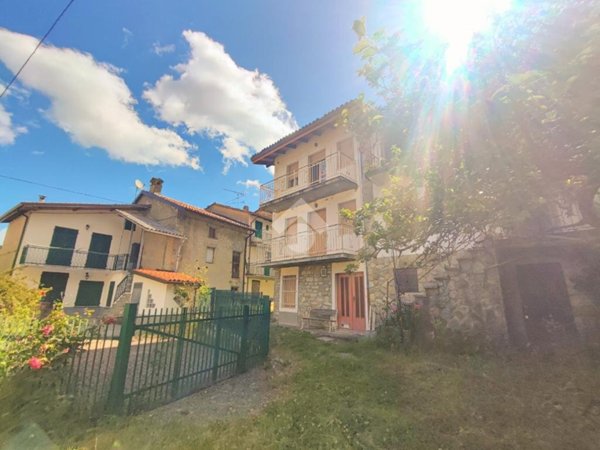 casa indipendente in vendita a Fabbrica Curone in zona Salogni